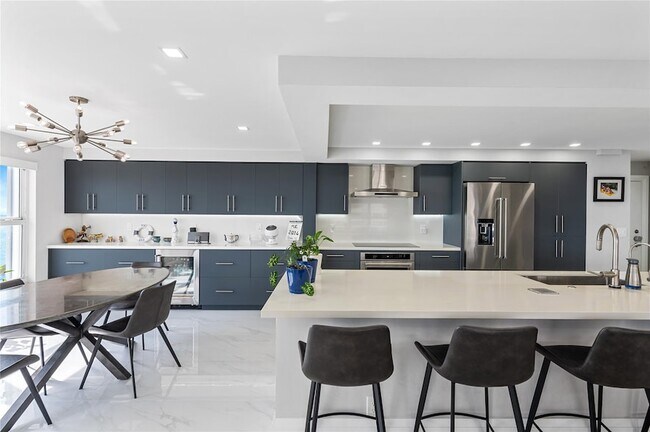 Building Photo - 3900 Galt Ocean Dr