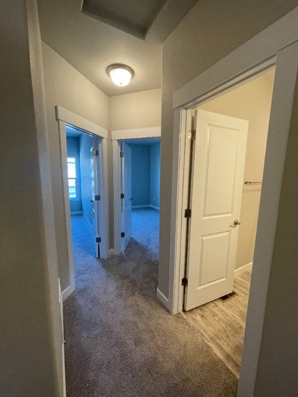 Building Photo - 6565 Carriage Meadows Dr