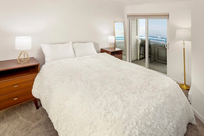 Building Photo - 2244 13th Ave W