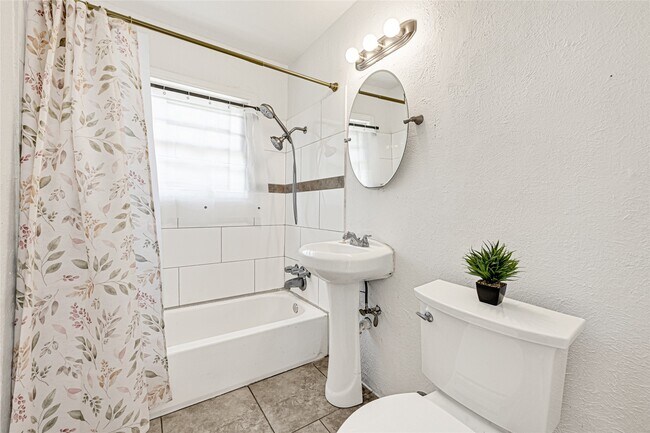 Building Photo - 3626 Yosemite St