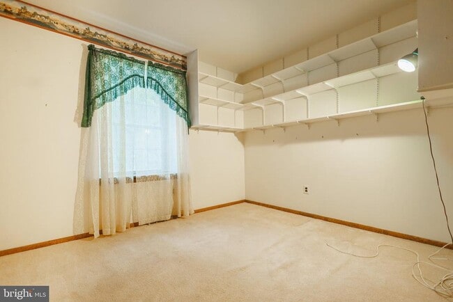 Building Photo - 2294 Linden Ave