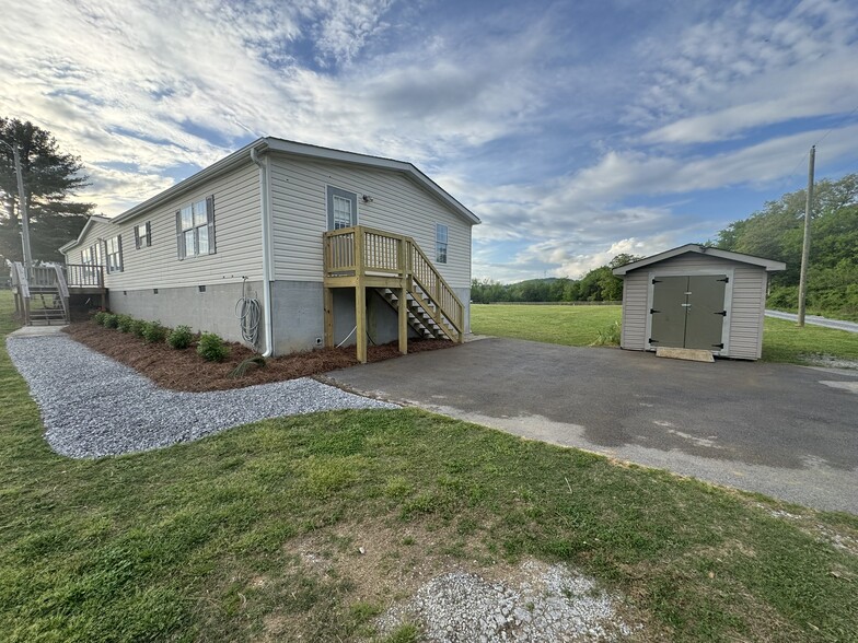 Building Photo - 8909 Garrison Dr