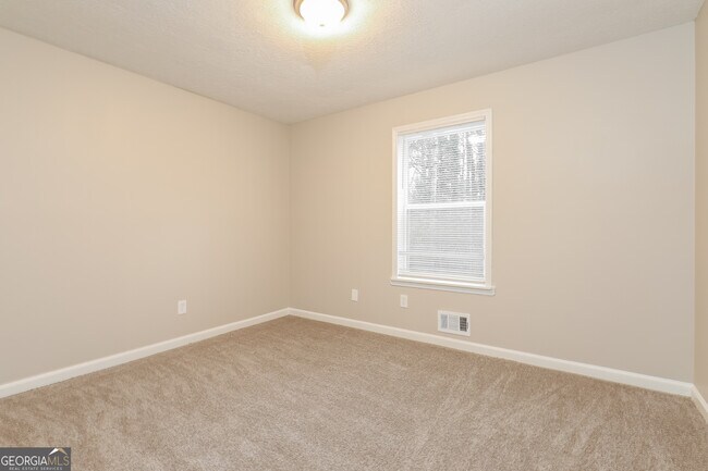 Building Photo - 2246 Camden Ct