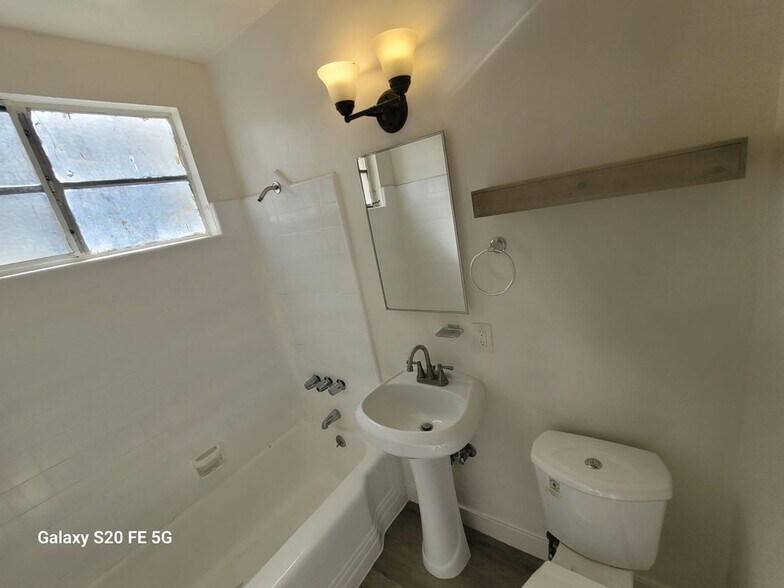 Building Photo - 4163 Somerset Dr
