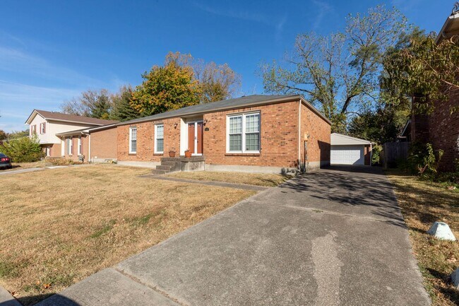 Building Photo - 6715 Six Mile Ln
