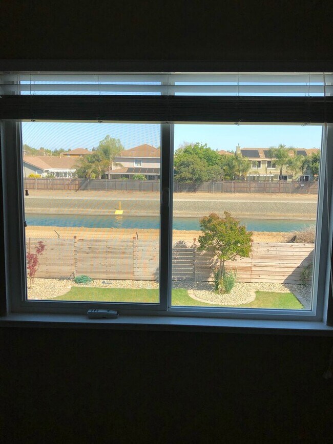 Building Photo - COMING SOON!! Foxboro neighborhood & Travis Unified School District! This beauty is a 3bed / 3 ba...