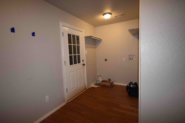 Building Photo - 3 bedroom, 2 bathroom home situated on a full acre in Gatesville with additional storage!