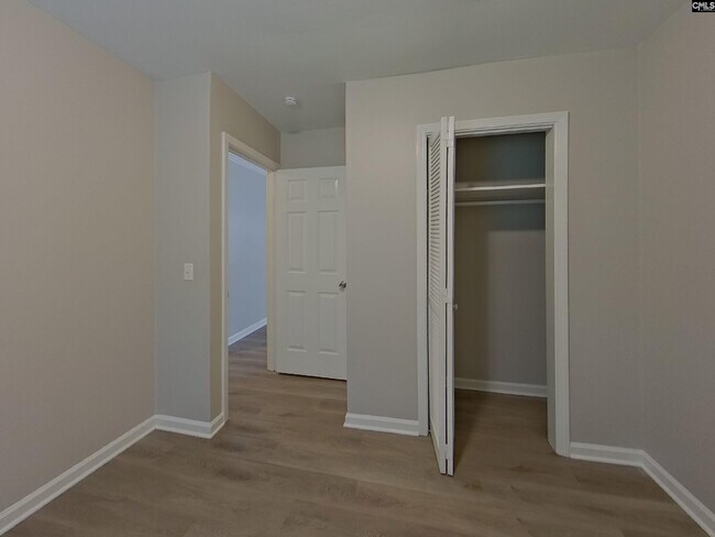 Building Photo - 13 Dyers Hall Ct