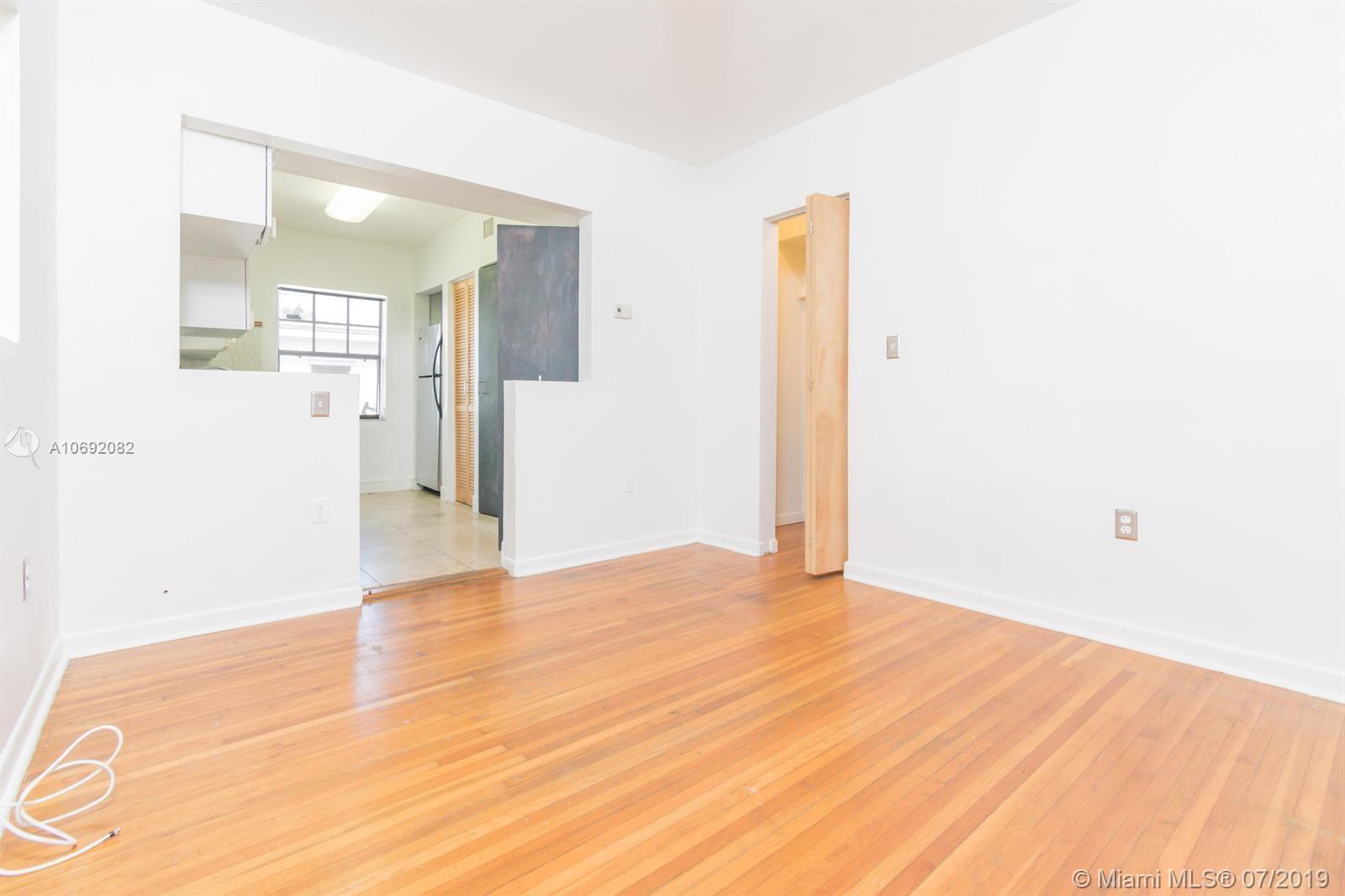 Building Photo - 915 8th St