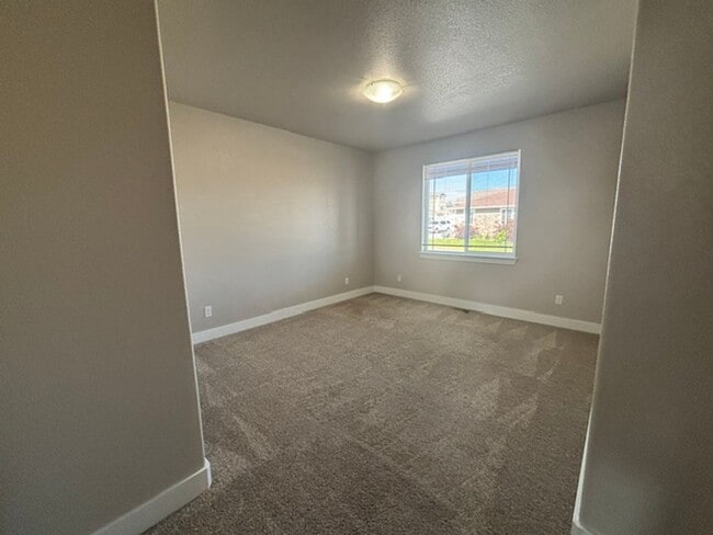 Building Photo - 1333 Alyssa Way