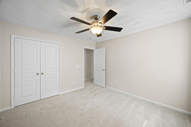 Building Photo - 5543 Botanical Dr