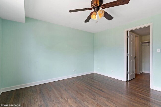 Building Photo - 2545 W Catalpa Ave