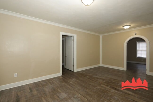 Building Photo - 3727 Rhea Ave