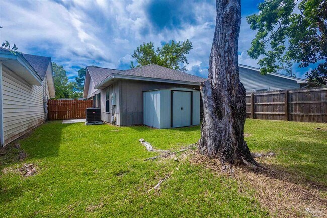 Building Photo - 1711 Bennetts End