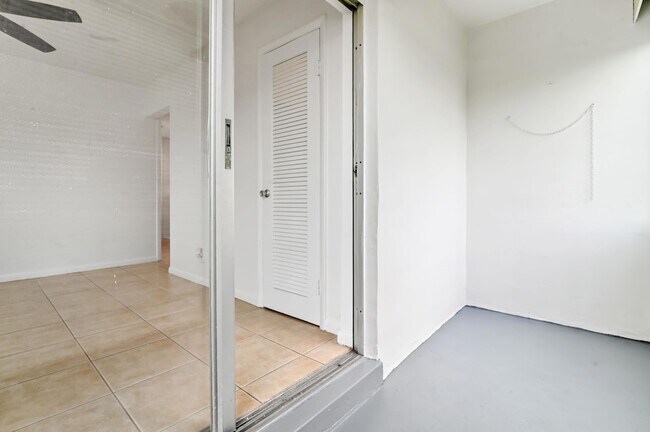 Building Photo - 149 Coventry Pl