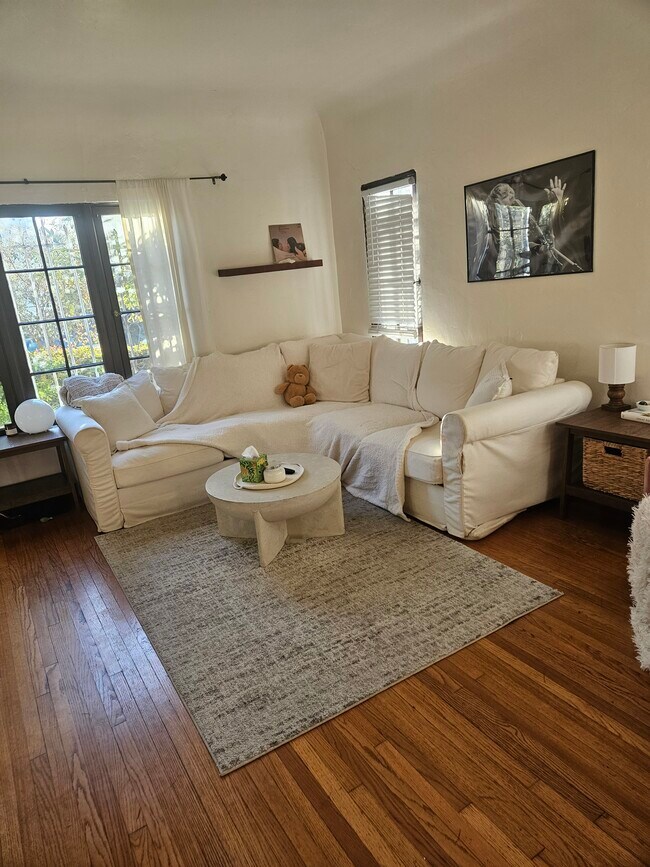 Building Photo - 411 N Spaulding Ave