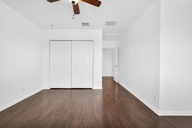 Building Photo - 1427 NW 34th Way