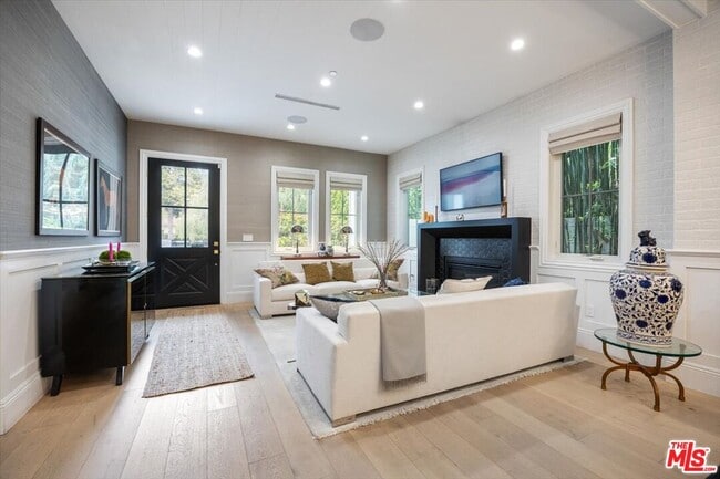 Building Photo - 4225 Alcove Ave