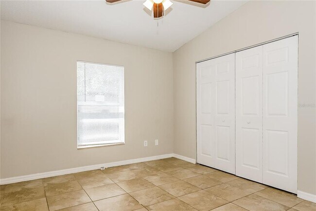 Building Photo - 824 Pinewood St