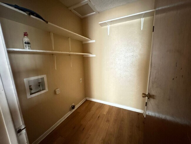 Building Photo - 1302 Covey Ln