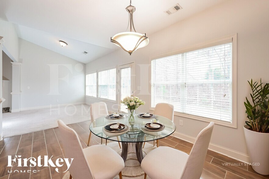 Building Photo - 6205 Little Cove Dr