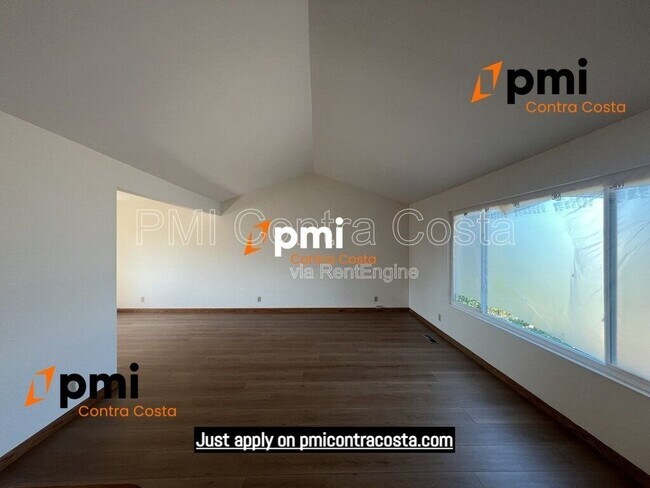 Building Photo - 2850 St Denis Dr