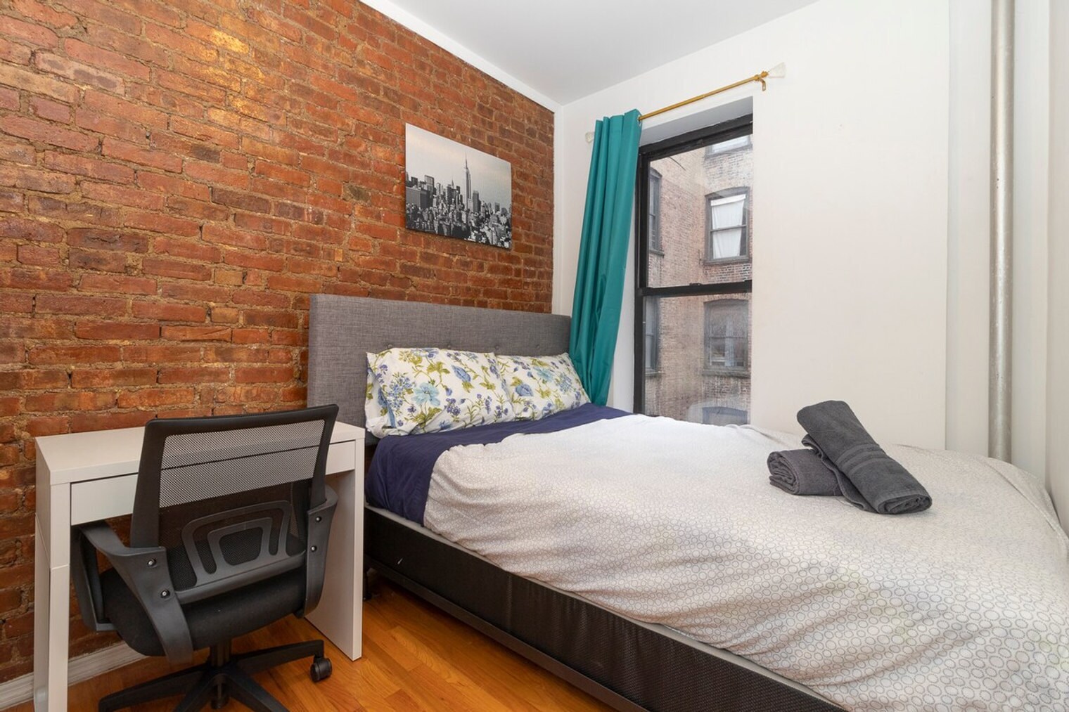 Building Photo - 1676 3rd Ave