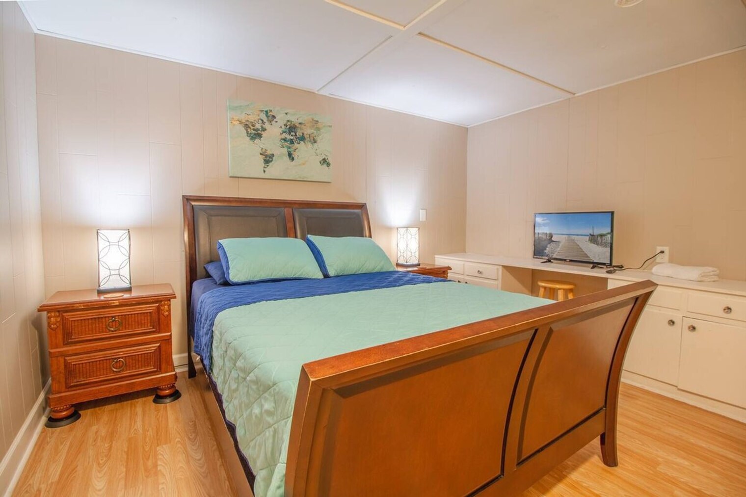 Building Photo - 1330 Catalpa Ln