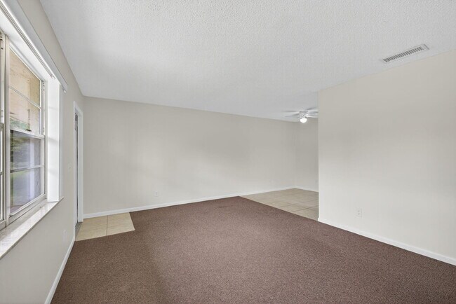 Building Photo - 8585 SE Church St