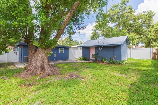 Building Photo - 118 W Sligh Ave