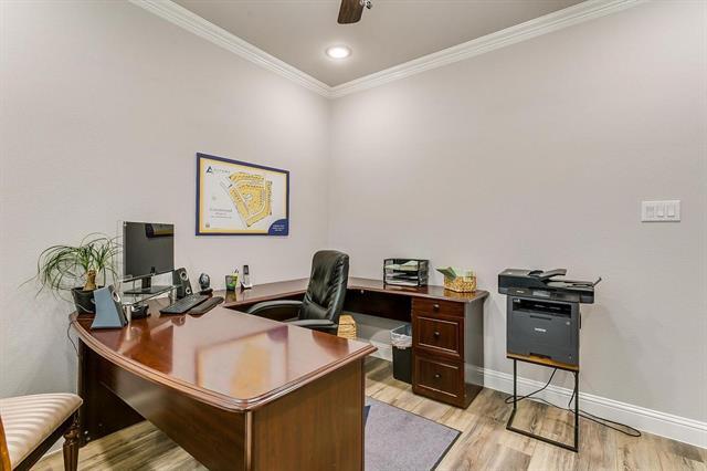Building Photo - 7822 Ashwood Dr