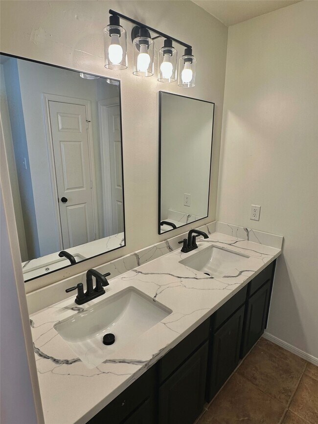 Building Photo - 6919 S Gold River Cir