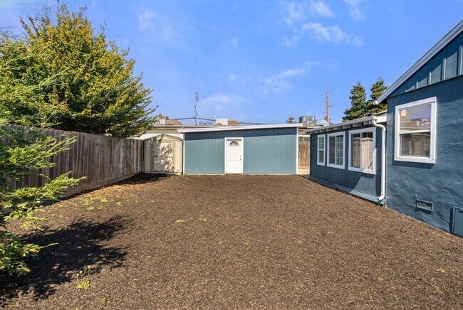 Building Photo - Light-Filled San Leandro Gem w/ Dual Garages & Expansive Yard