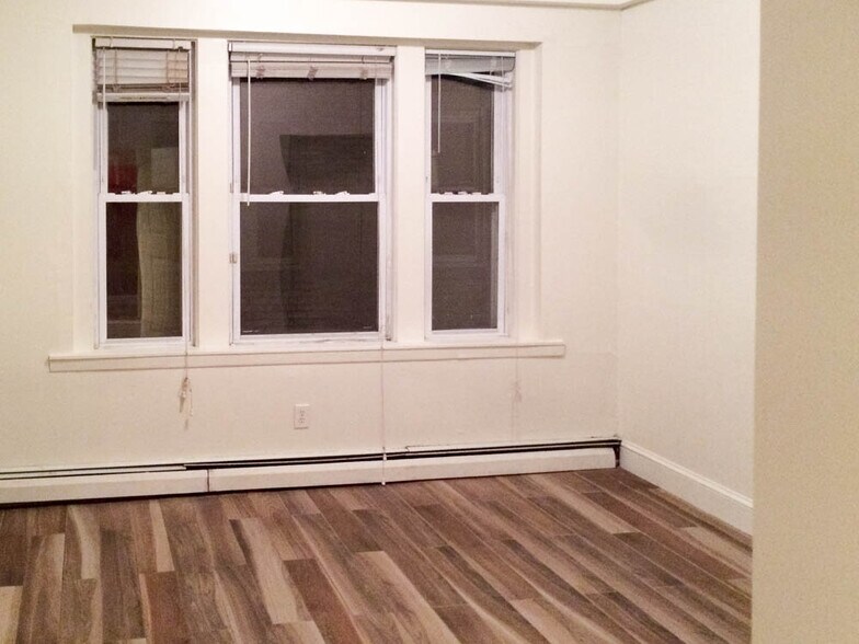 Building Photo - 40 Chester St