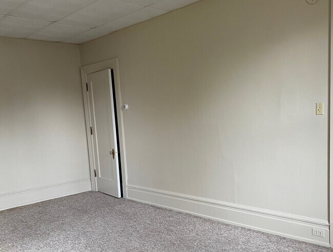 Living Room Closet - 45 W Diamond Ave