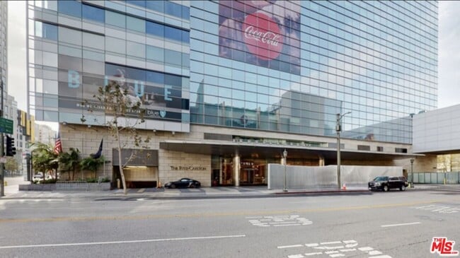 Building Photo - 900 W Olympic Blvd