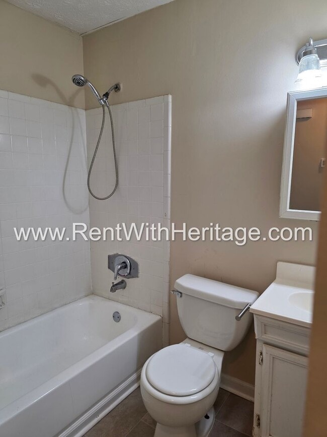 Building Photo - GREAT NEWS! 3 BEDROOM/ 2 BATH HOME WITH PARTIAL FINISHED BASEMENT