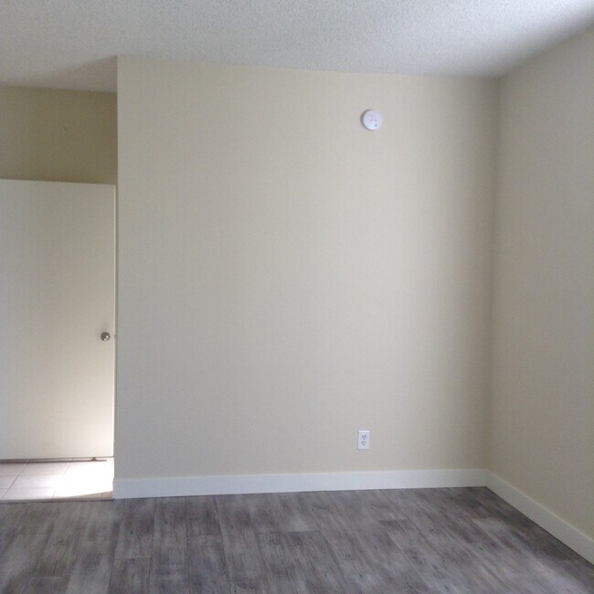 Building Photo - 1546 Camden Ave