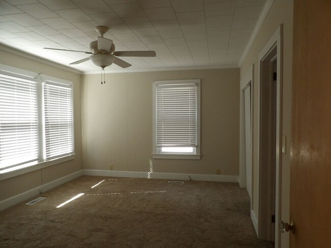 Building Photo - 808 Crawford Ave