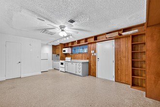 Building Photo - 3817 Anita St