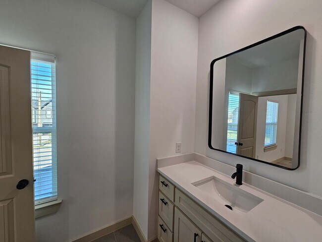 Building Photo - BRAND NEW BUILD!!