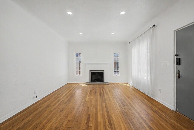 Building Photo - 311 West Campbell Ave