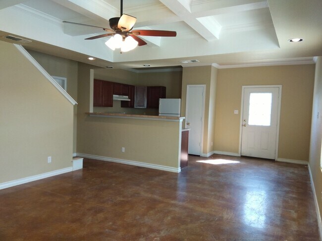 Building Photo - COMING SOON! 3 Bedroom/ 2.5 Bath Townhome
