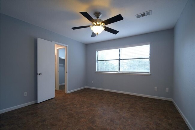 Building Photo - 3007 W Slaughter Ln