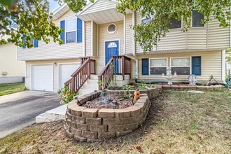 Building Photo - 3 Bedroom 2 Bath in Warrensburg