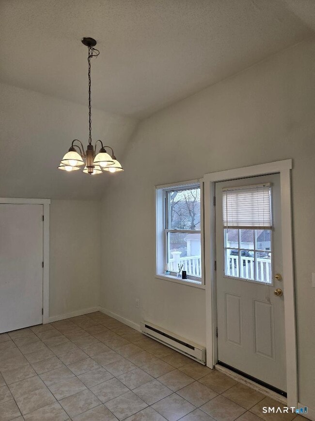 Building Photo - 72 Walnut St