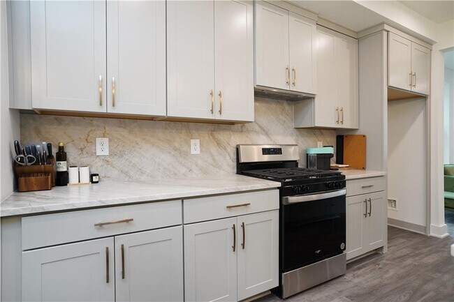 Building Photo - 1815 Gotham Ln NE