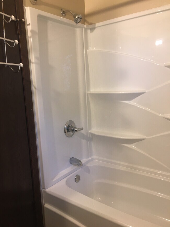 Bathroom - 157 N West St