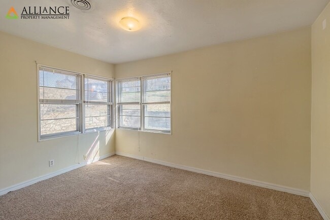 Building Photo - Cute Home Near Anneberg Park!