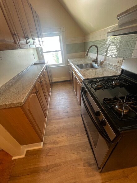 Primary Photo - 86 McLellan St